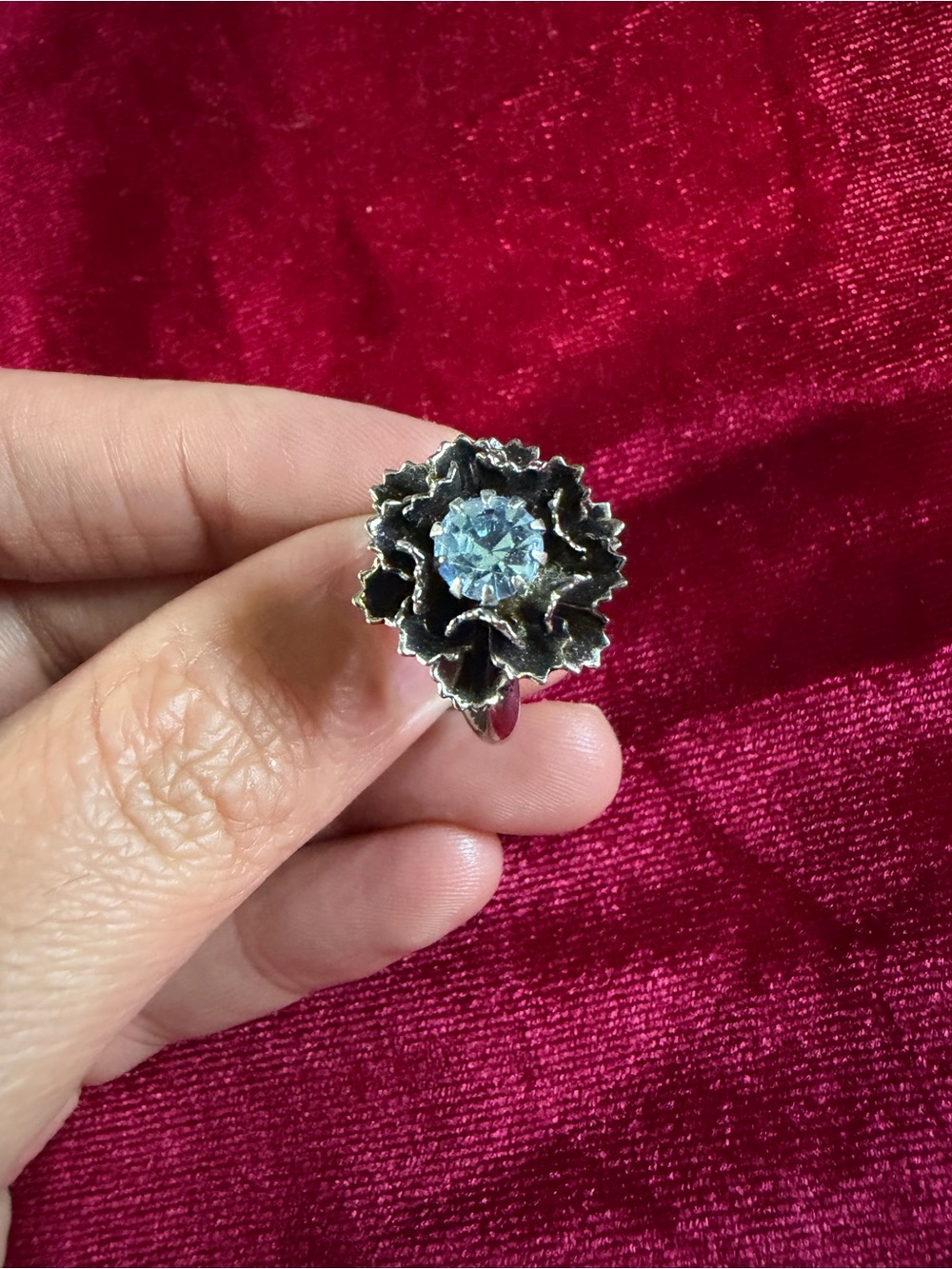 Vintage Vogue flower cocktail ring
